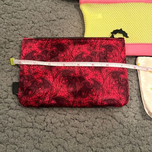 Ipsy Bags Makeup Cosmetics Bags - Picture 2 of 4
